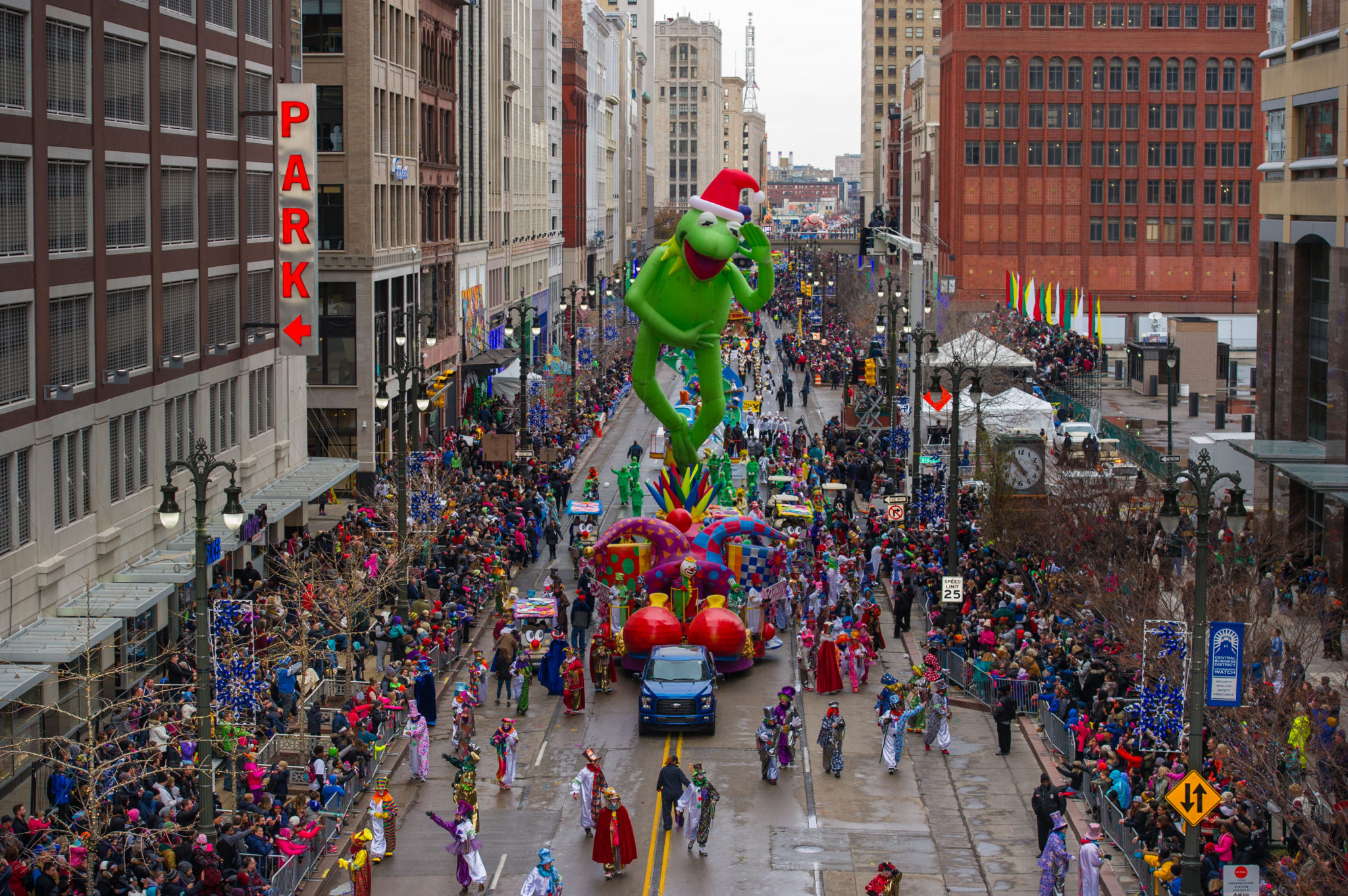 2015. America's Thanksgiving Parade The Parade Company